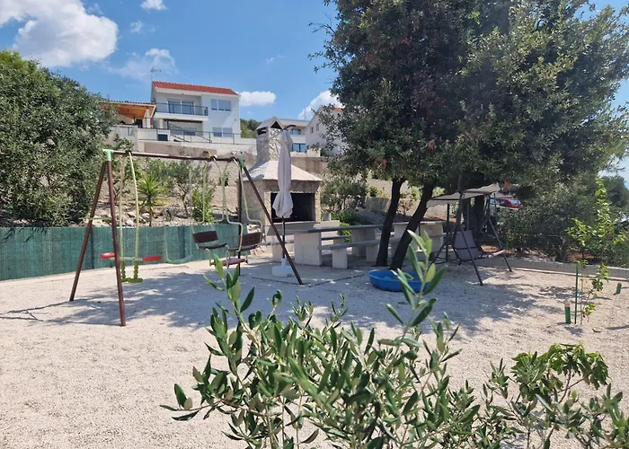 Apartments Ilak