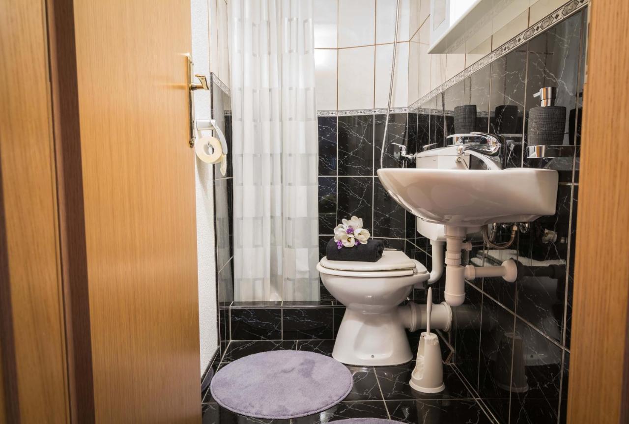 Ilak Apartment