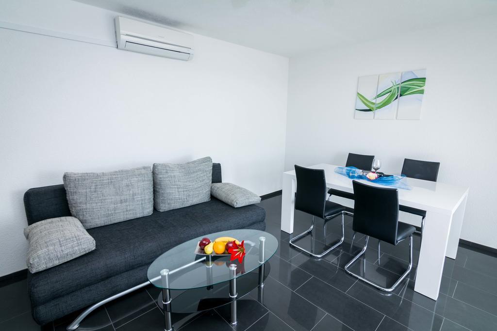 Apartment Ilak