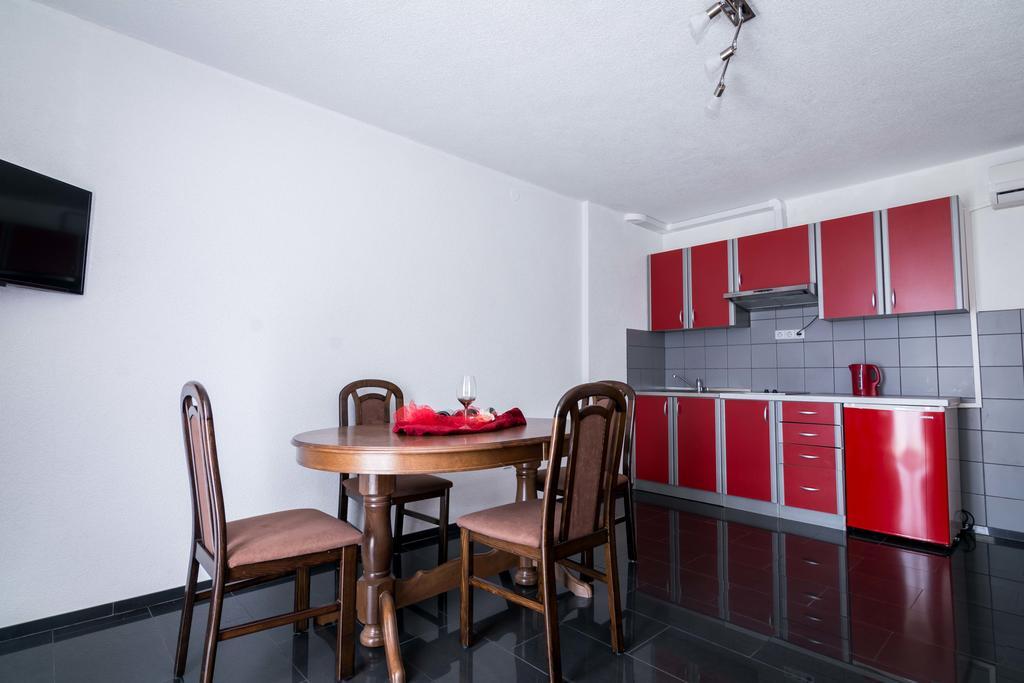 Ilak Apartment *