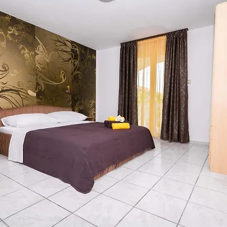 Apartments Ilak Trogir Exterior photo