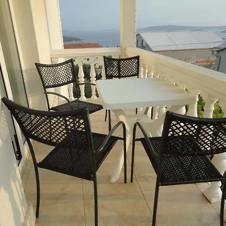 Apartments Ilak Trogir Exterior photo