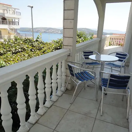 Apartments Ilak Trogir Exterior photo