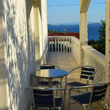 Apartments Ilak Trogir Exterior photo