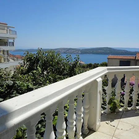 Apartments Ilak Trogir Exterior photo