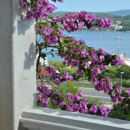 Apartments Ilak Trogir Exterior photo