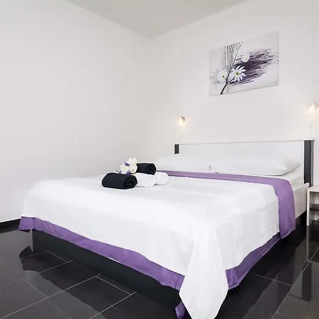 Apartments Ilak Trogir Exterior photo
